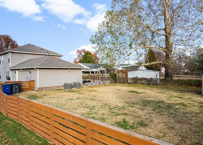 4 Bdrm, 3ba,fire Pit, Grill, 1 Block To Tu Pets! * Tulsa