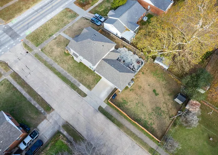 4 Bdrm, 3ba,fire Pit, Grill, 1 Block To Tu Pets! Tulsa