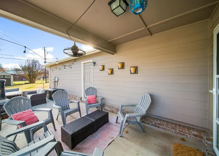 4 Bdrm, 3ba,fire Pit, Grill, 1 Block To Tu Pets! Tulsa