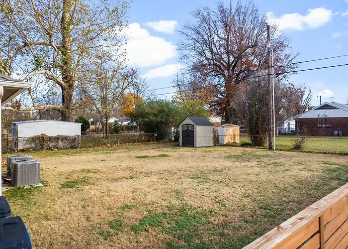 4 Bdrm, 3ba,fire Pit, Grill, 1 Block To Tu Pets! Tulsa